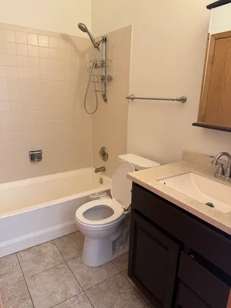 $2,800 | 8316 High Point Circle, Unit E, Darien, IL 60561