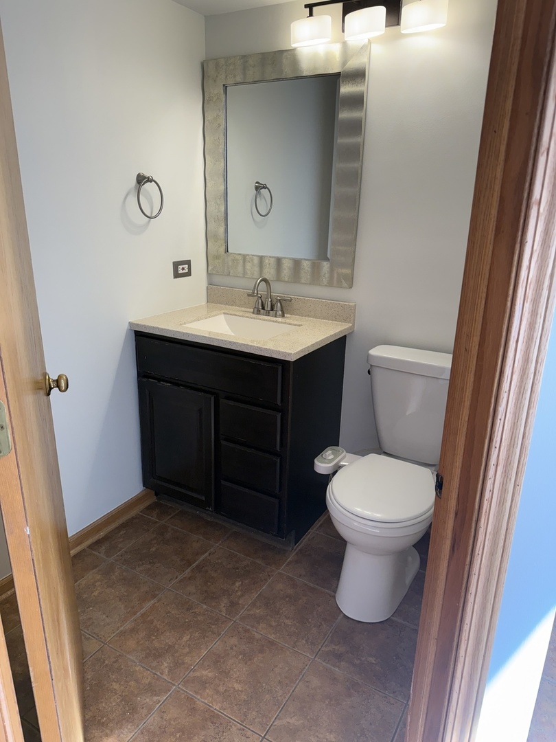 8316 High Point Circle, Unit E Darien, IL 60561 - Photo 9 of 41