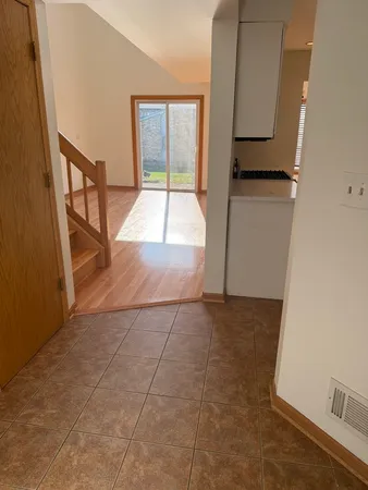 $2,800 | 8316 High Point Circle, Unit E, Darien, IL 60561