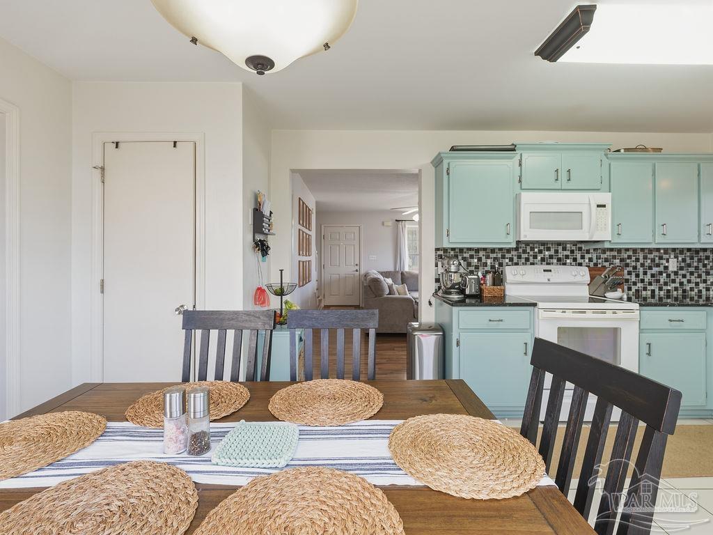 446 Sandy Ridge Circle Mary Esther, FL 32569 - Photo 7 of 26 a workspace with furniture and window