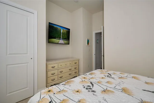 a close up view of a washer and dryer