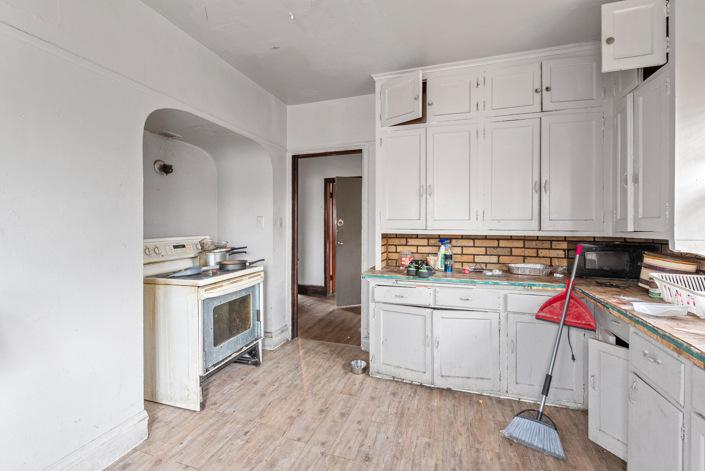 3283 North 14th Street, Unit 3285 Milwaukee, WI 53206 - Photo 5 of 18 3283 N 14th St-13