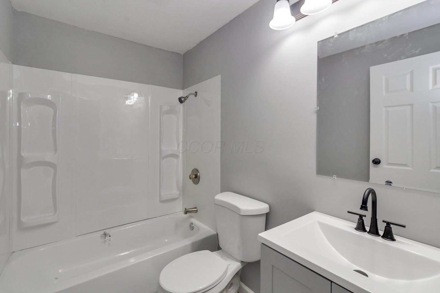 140 North Section Street La Rue, OH 43332 - Photo 7 of 9 20241107211809790229000000-o