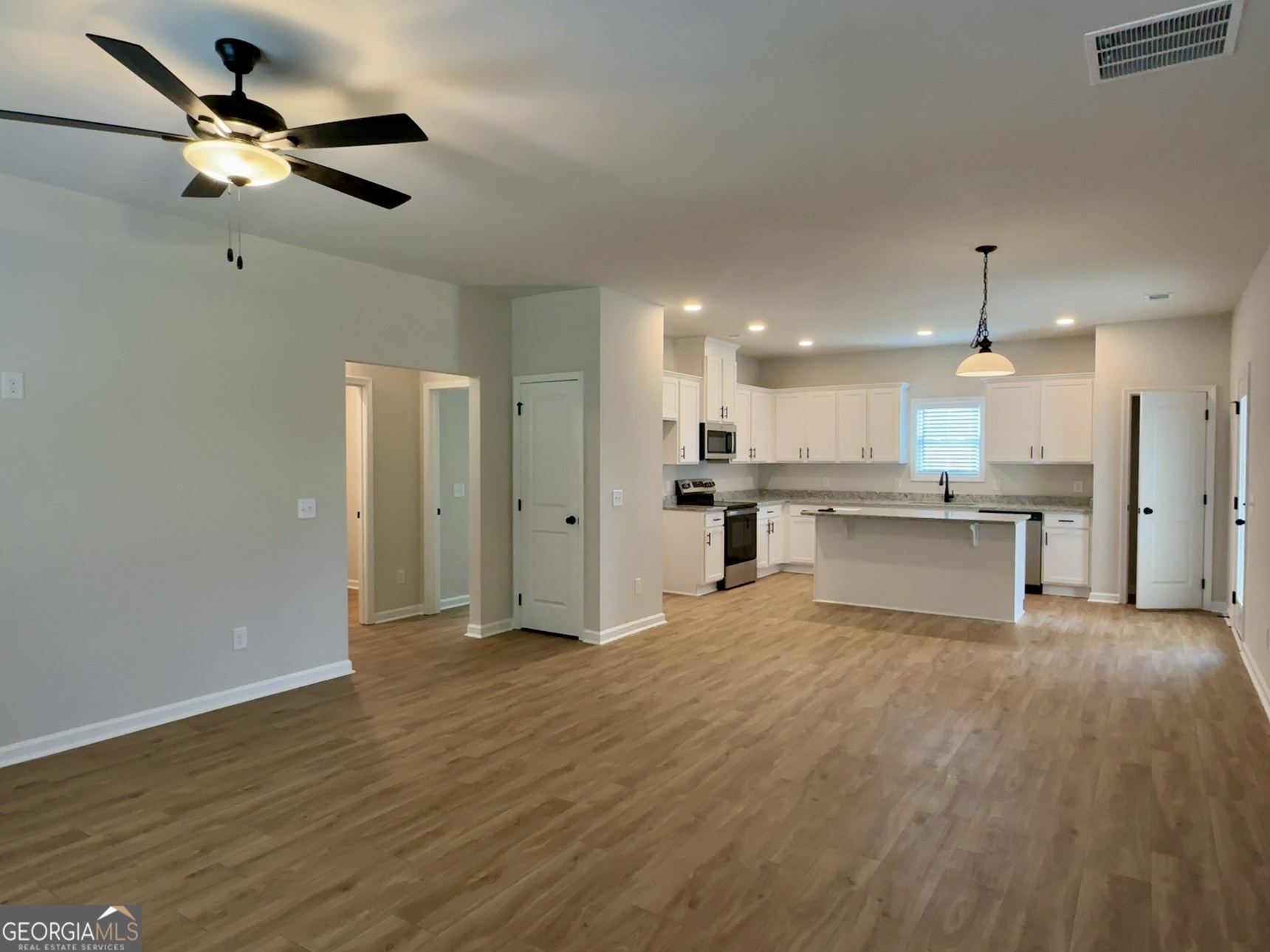 1381 Sunshine Road Toccoa, GA 30577 - Photo 6 of 24