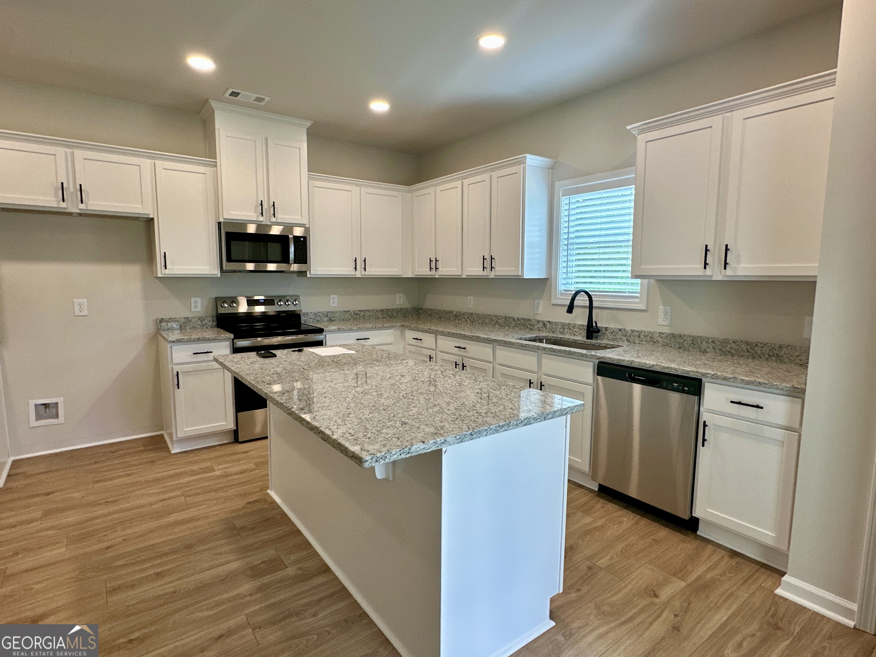 1381 Sunshine Road Toccoa, GA 30577 - Photo 8 of 24
