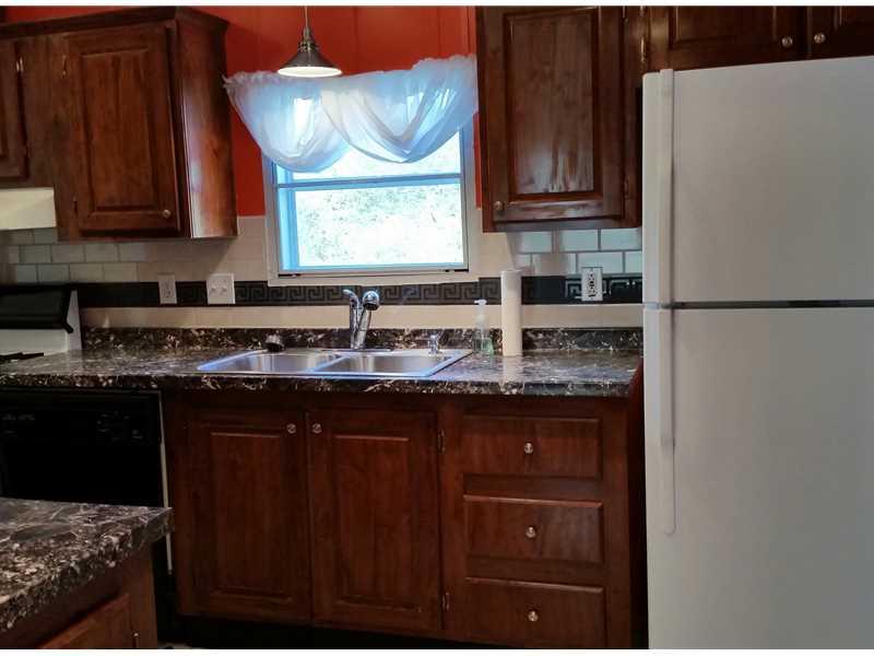 102 Holly Road Chicora, PA 16025 - Photo 5 of 25 Kitchen.