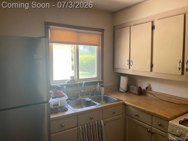 451 3rd Avenue Pontiac, MI 48340 - Photo 6 of 26