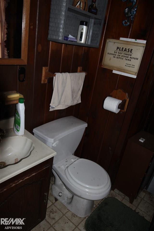 6162 Lakeshore Road Palms, MI 48465 - Photo 8 of 11 31358039-7.JPG