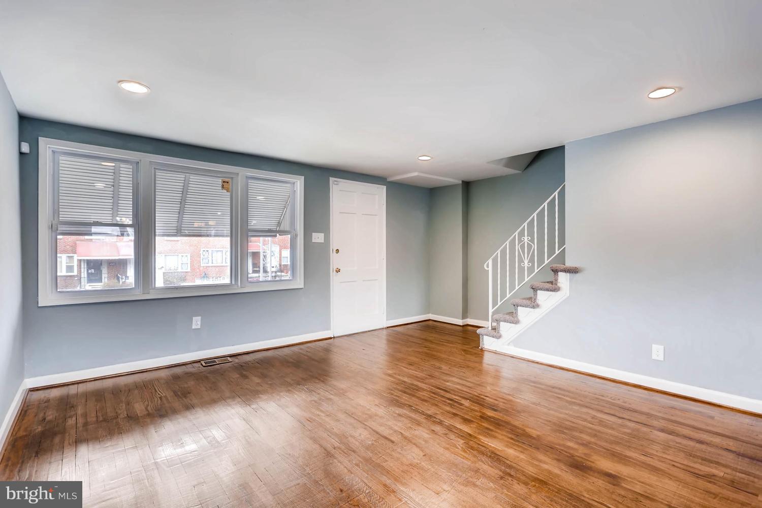5509 Whitwood Road Baltimore, MD 21206 - Photo 4 of 30 Living Room