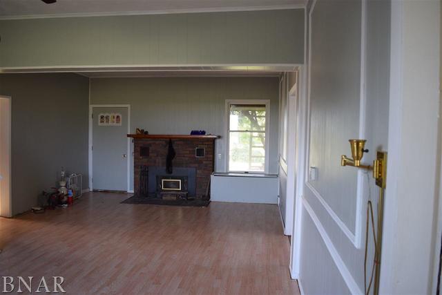 2449 Bearsdale Road Clinton, IL 61727 - Photo 3 of 30