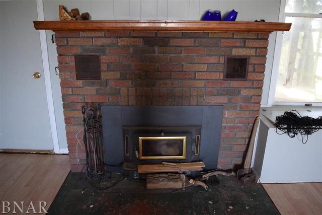 2449 Bearsdale Road Clinton, IL 61727 - Photo 4 of 30