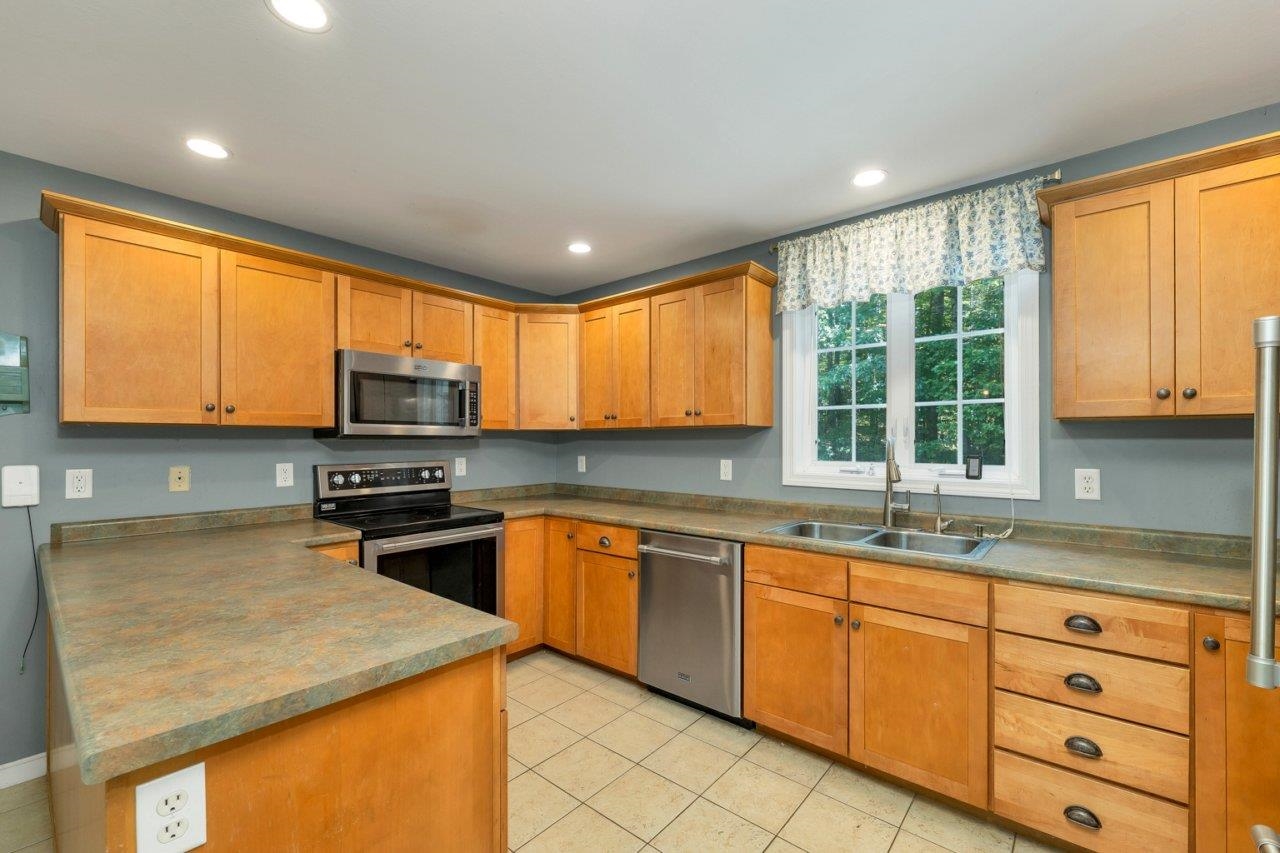 363 Chestnut Hill Road, Unit 2 Rochester, NH 03867 - Photo 3 of 24 Gallery Image 3