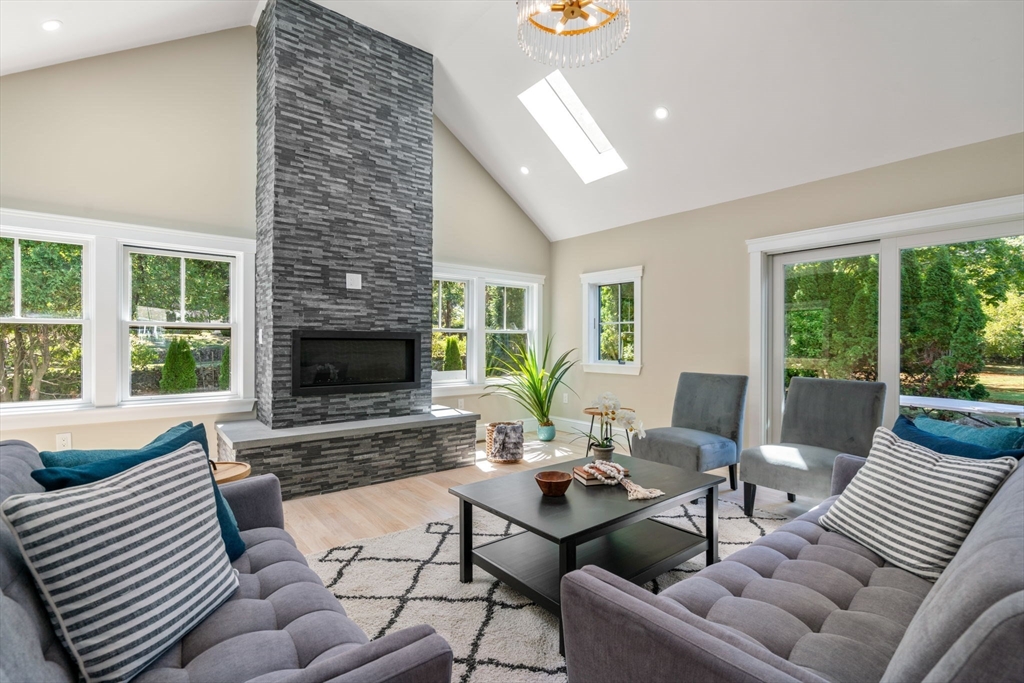 10 Robinson Road Medford, MA 02155 - Photo 1 of 38 Gallery Image 1