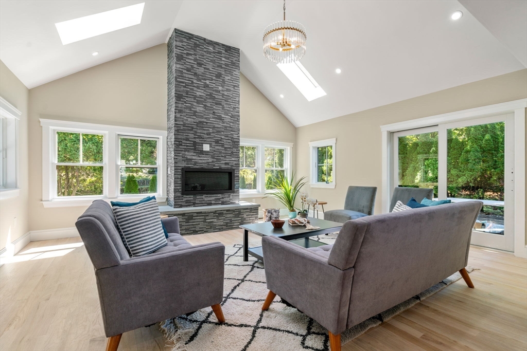 10 Robinson Road Medford, MA 02155 - Photo 10 of 38 Gallery Image 10