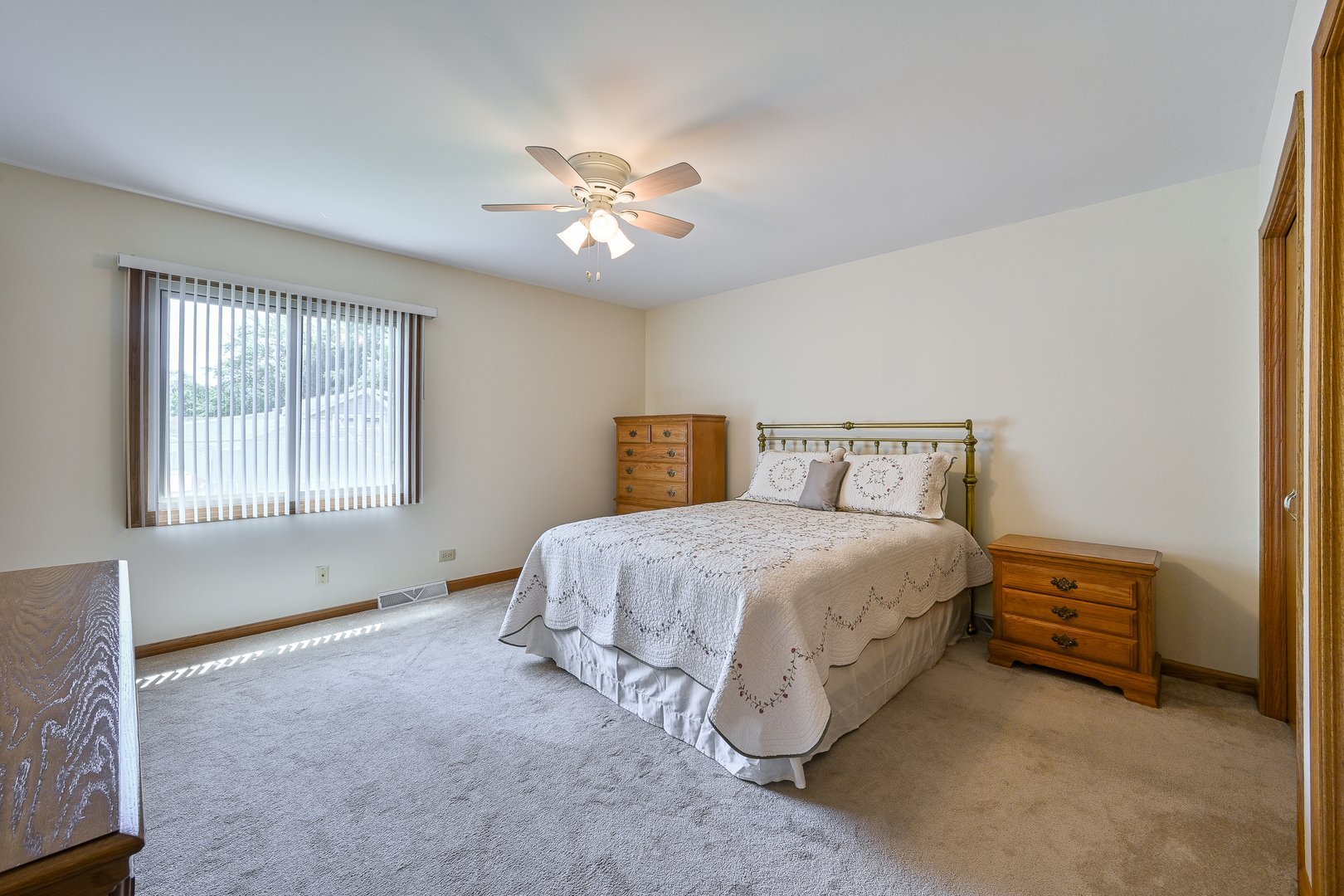 26W467 Jewell Road Winfield, IL 60190 - Photo 11 of 25