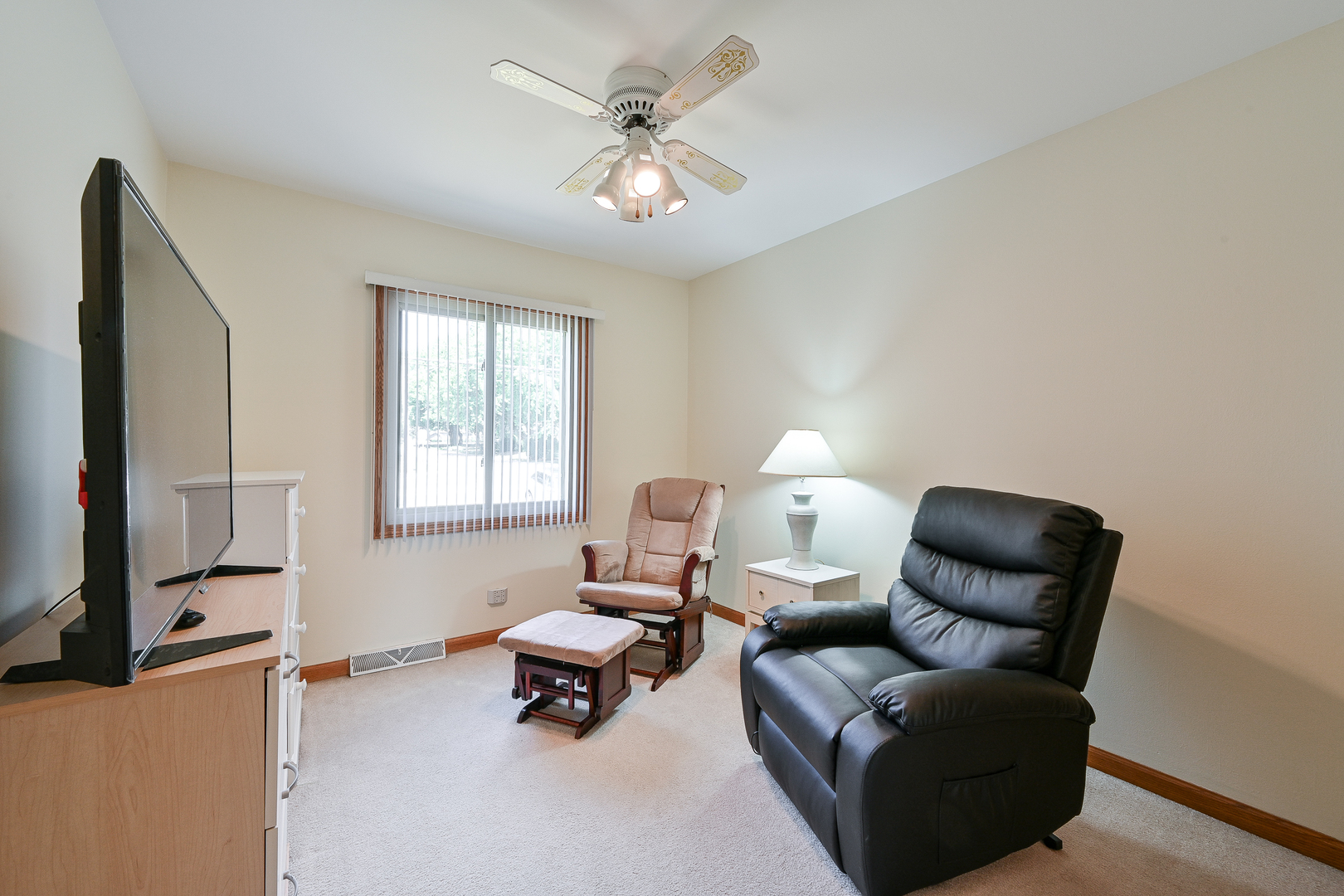 26W467 Jewell Road Winfield, IL 60190 - Photo 14 of 25