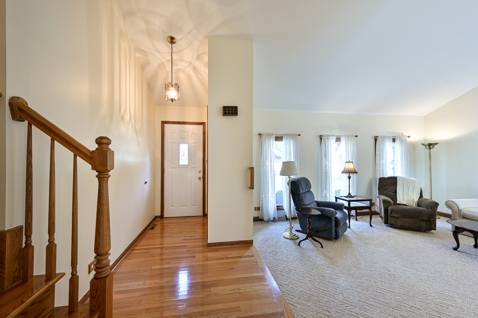 26W467 Jewell Road Winfield, IL 60190 - Photo 3 of 25