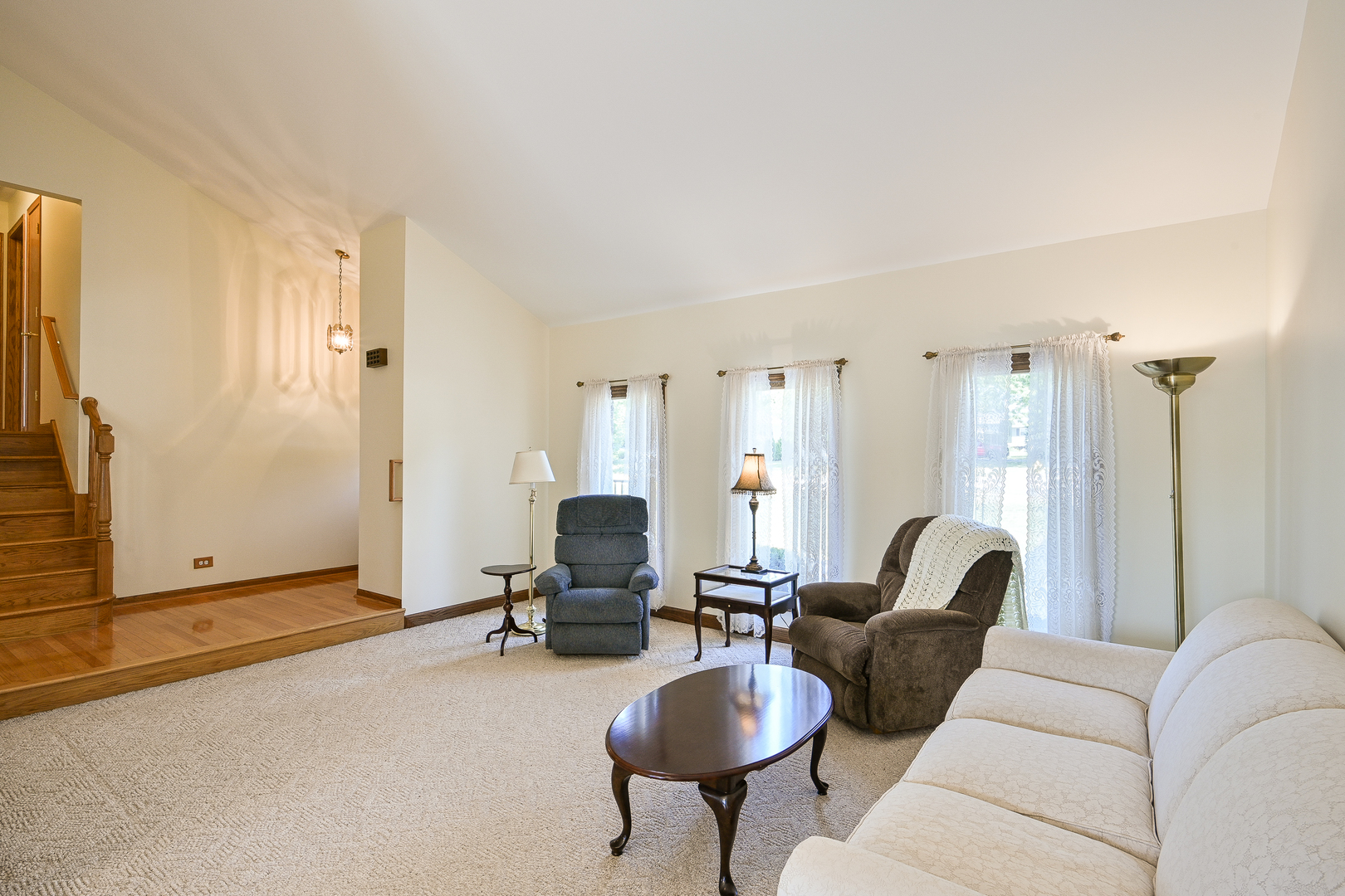 26W467 Jewell Road Winfield, IL 60190 - Photo 4 of 25