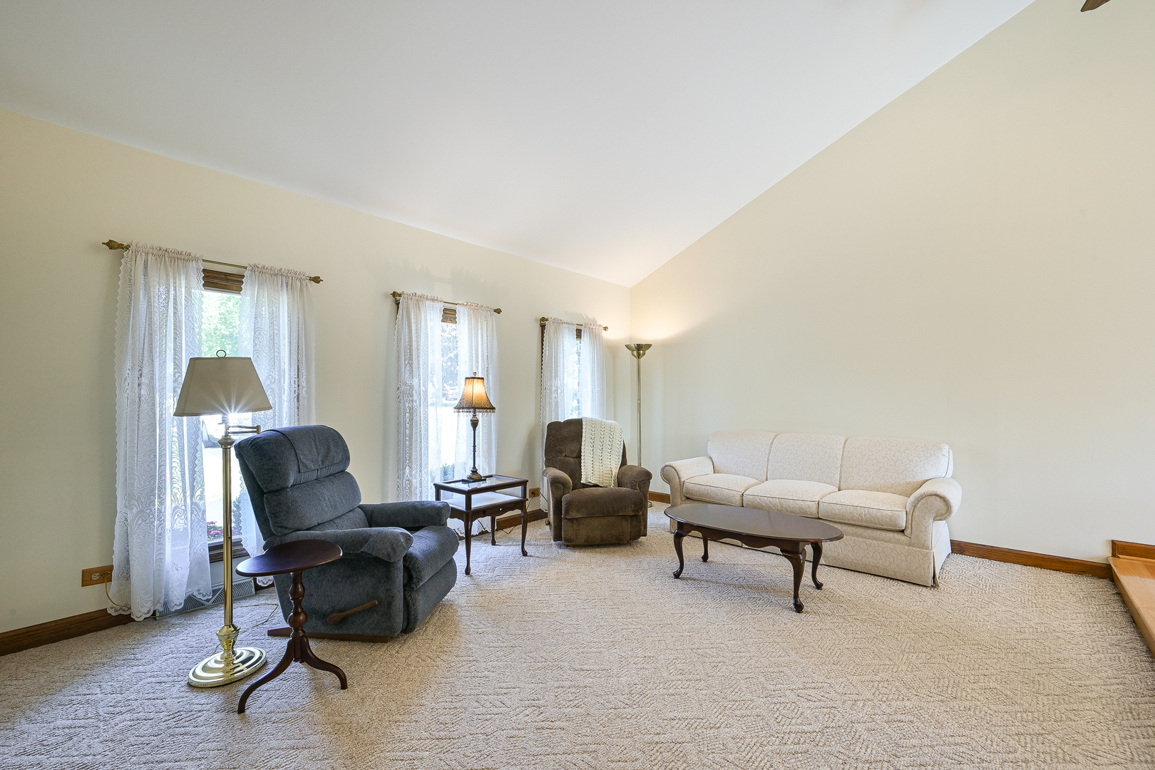 26W467 Jewell Road Winfield, IL 60190 - Photo 5 of 25