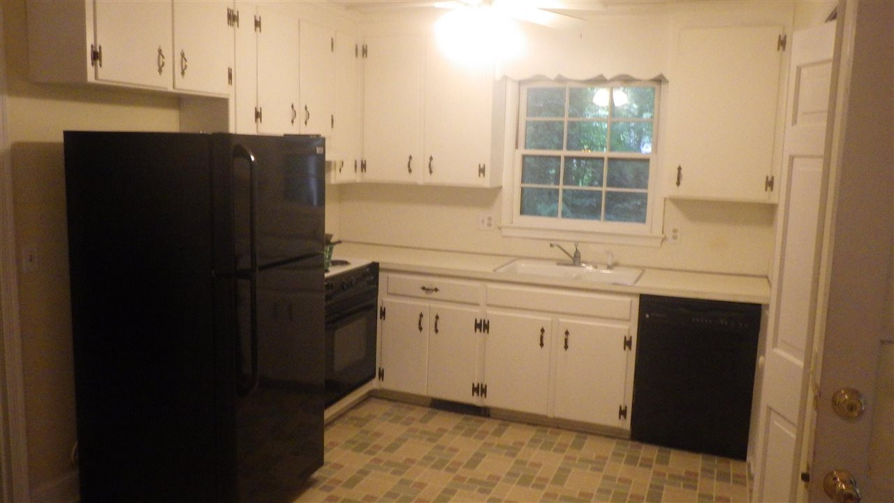1307 Hampton Valley Road Cary, NC 27511 - Photo 5 of 14 Photo 5
