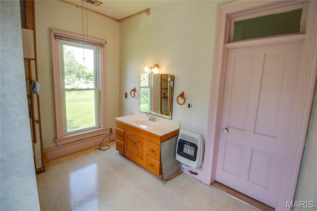 115 North Main Street Modesto, IL 62667 - Photo 24 of 57
