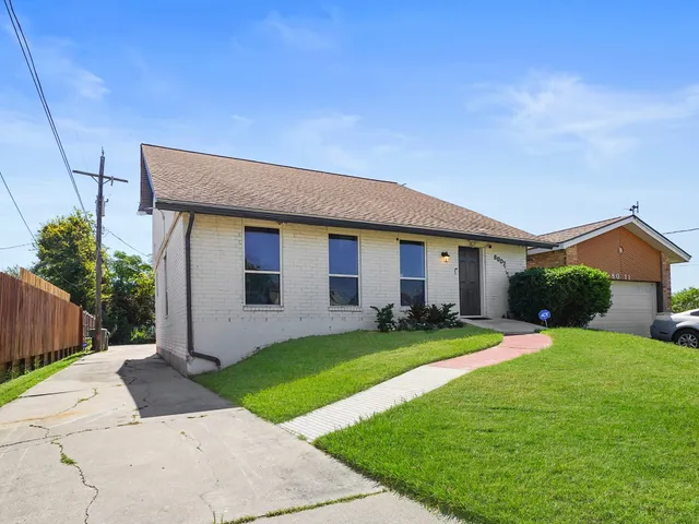 $4,000 | 8007 Beluche Drive, Galveston, TX 77551