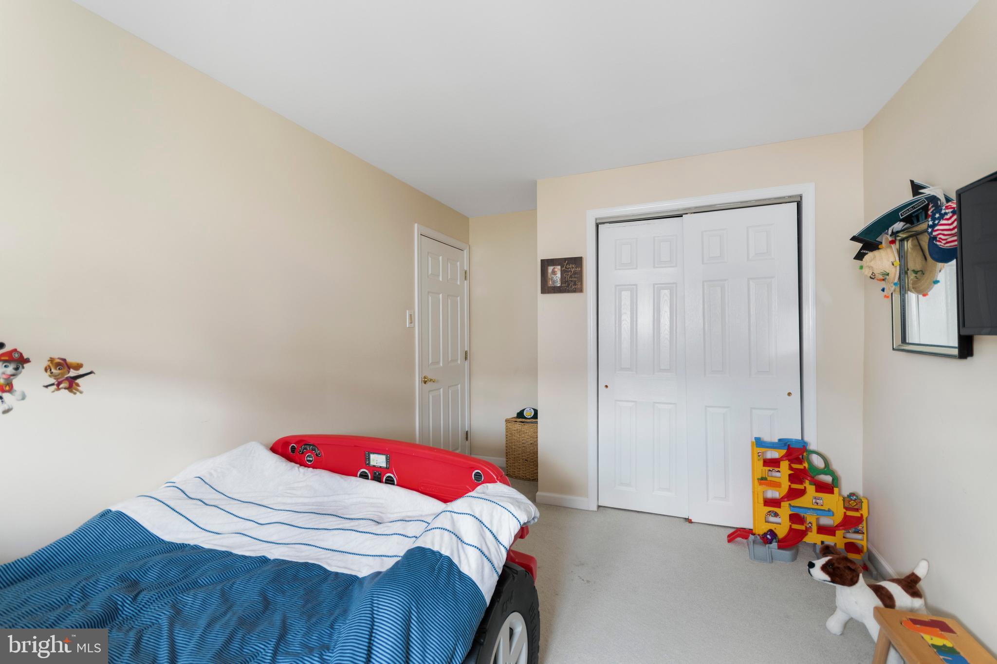 3825 Greenacres Road Philadelphia, PA 19154 - Photo 13 of 25