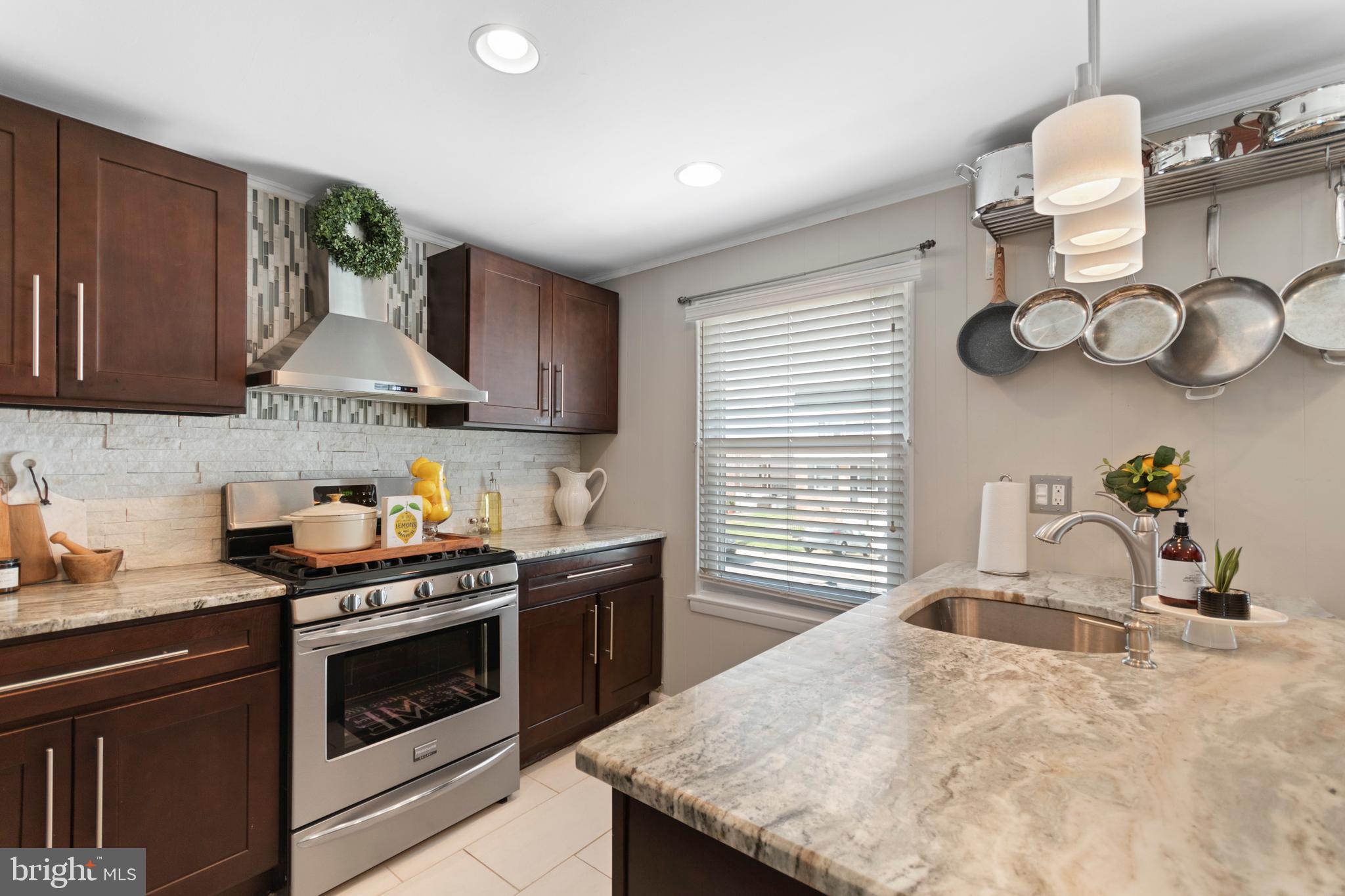 3825 Greenacres Road Philadelphia, PA 19154 - Photo 8 of 25