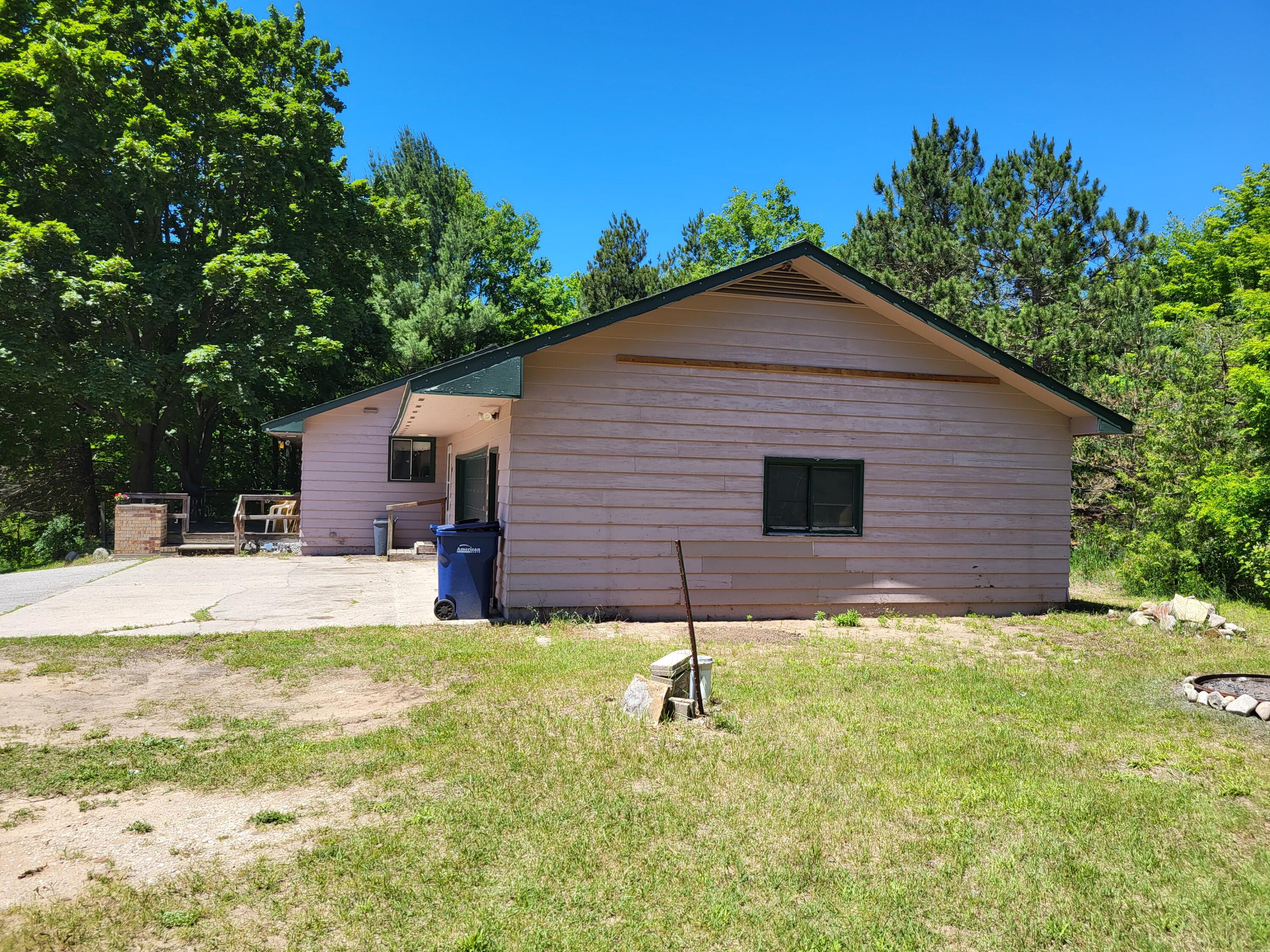 895 Edenhill Road Beulah, MI 49617 - Photo 54 of 71 20240610_140131