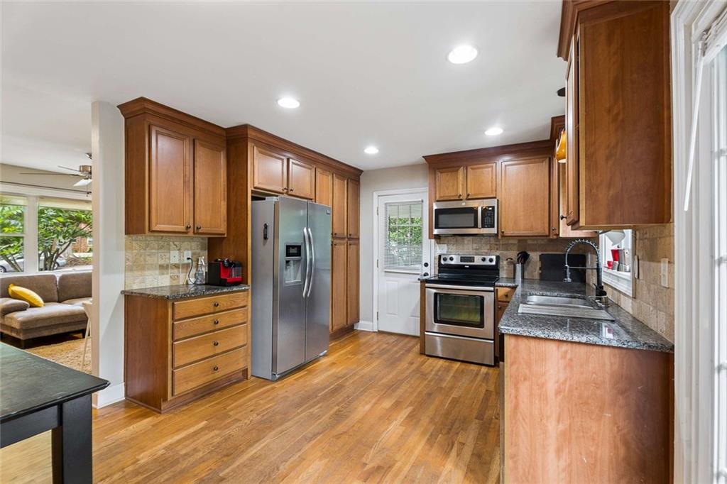 2503 Brentford Place Decatur, GA 30032 - Photo 5 of 19