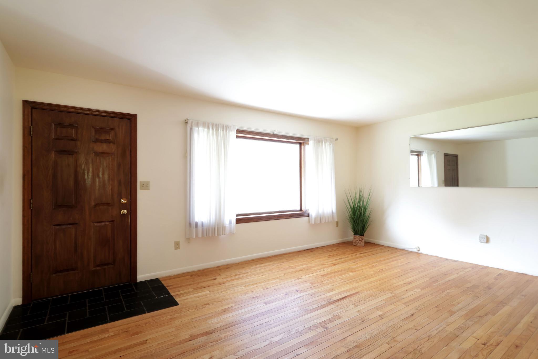 1526 Yardal Road State College, PA 16801 - Photo 5 of 51