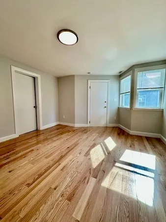 $2,250 | 144 Robbins Street, Unit 4, Waltham, MA 02453