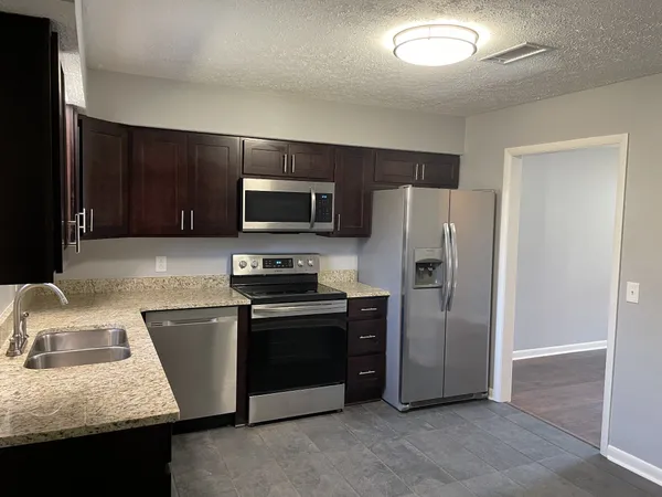 $1,450 | 715 Virginia Avenue, Nashville, TN 37216