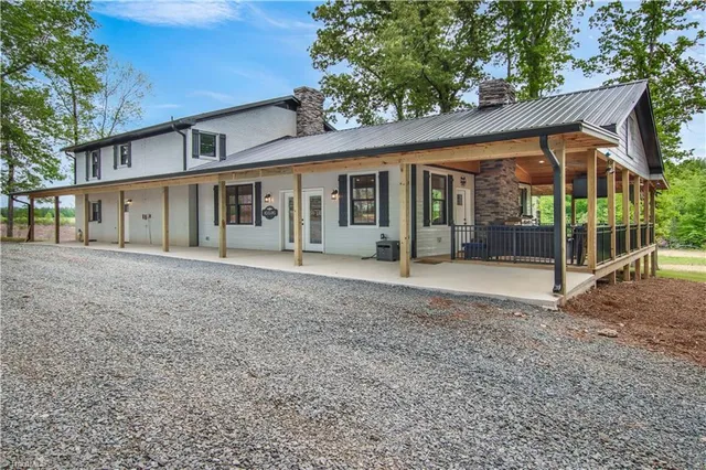 $1,025,000 | 3488 Highway 134, Troy, NC 27371