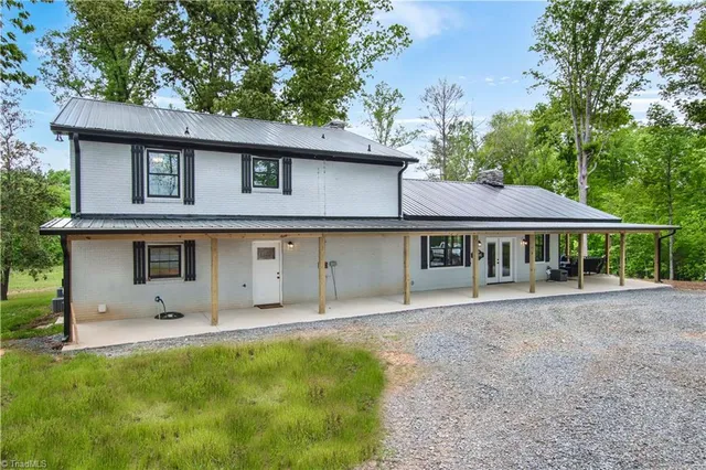 $1,025,000 | 3488 Highway 134, Troy, NC 27371