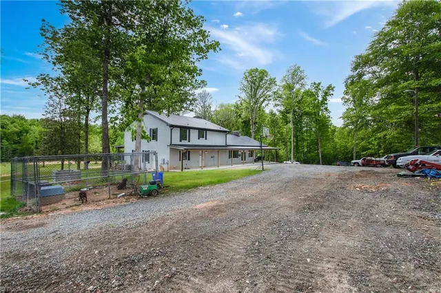 $1,025,000 | 3488 Highway 134, Troy, NC 27371