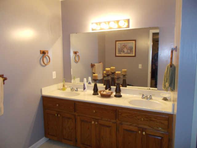 35 Lambs Ferry Road Leoma, TN 38468 - Photo 6 of 17 bathroom