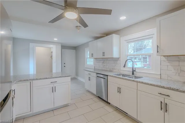 $329,900 | 1534 5 Oaks Trail, Mount Airy, NC 27030