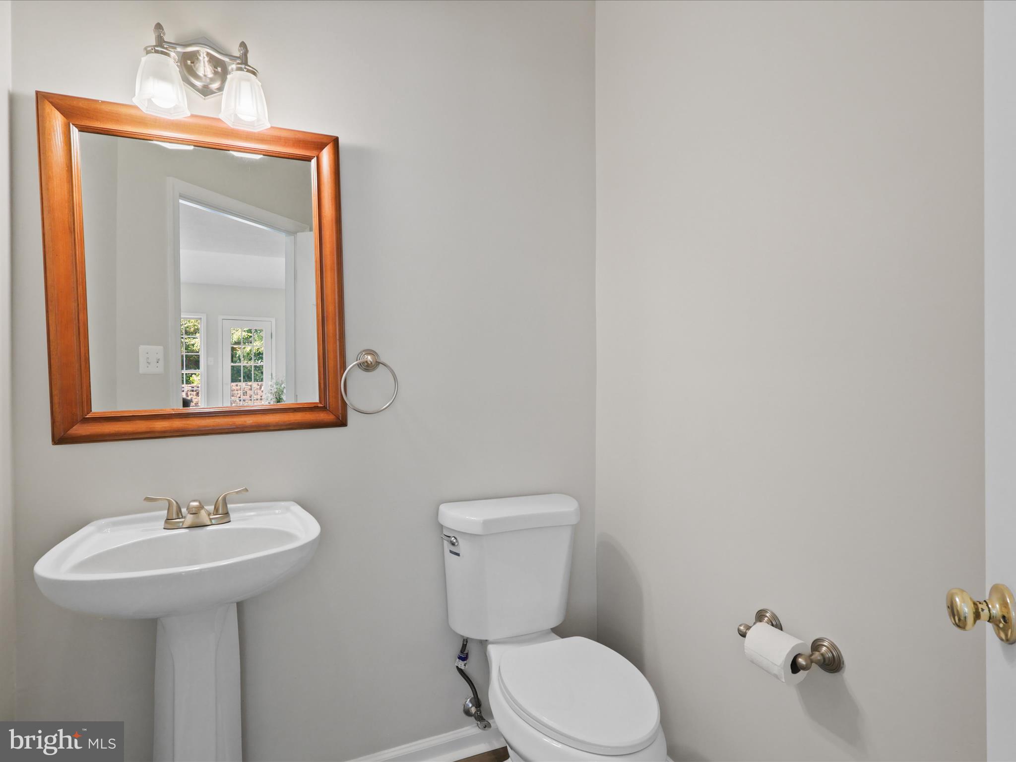 6069 Beverleys Mill Road Broad Run, VA 20137 - Photo 23 of 60 Half Bath