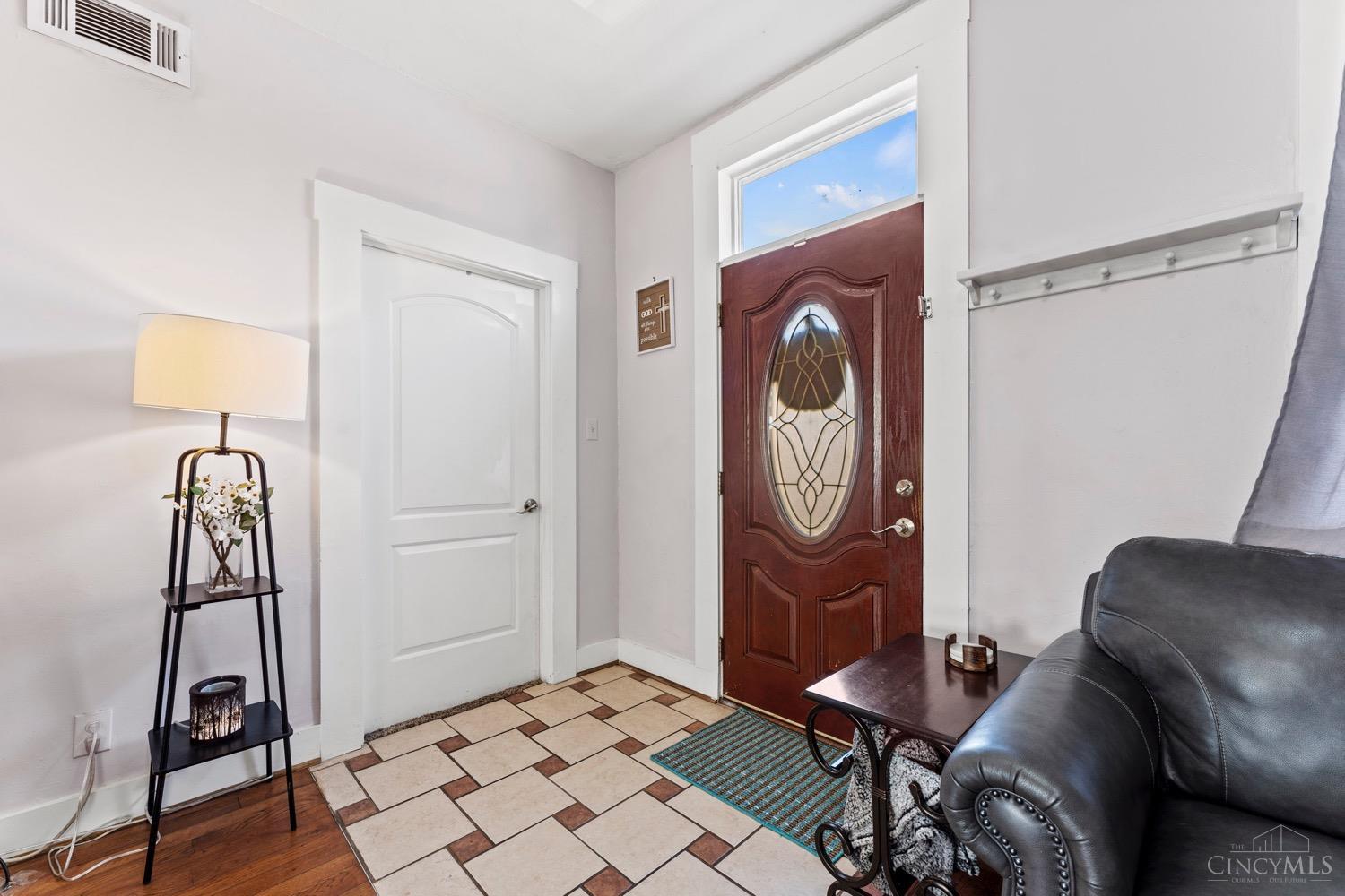 101 Maple Street Reading, OH 45215 - Photo 7 of 22