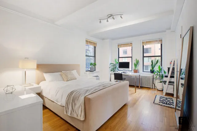 $1,495,000 | 305 West 86th Street, Unit 5B | Upper West Side
