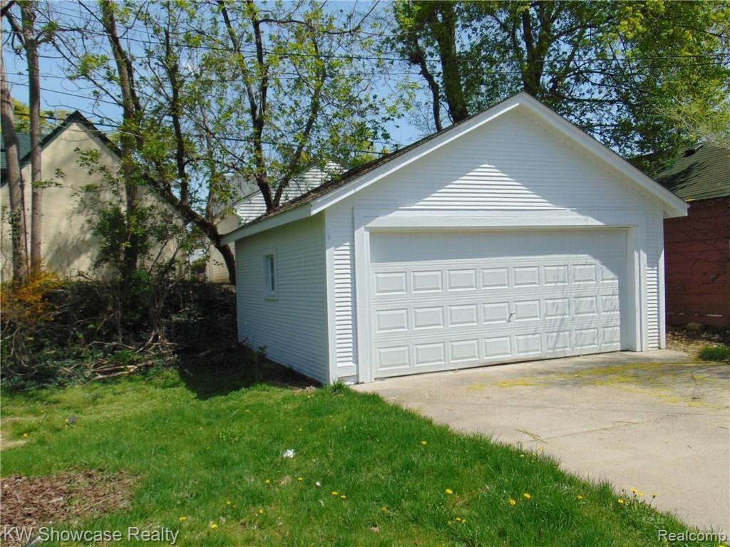247 Chippewa Road Pontiac, MI 48341 - Photo 19 of 19 007.JPG