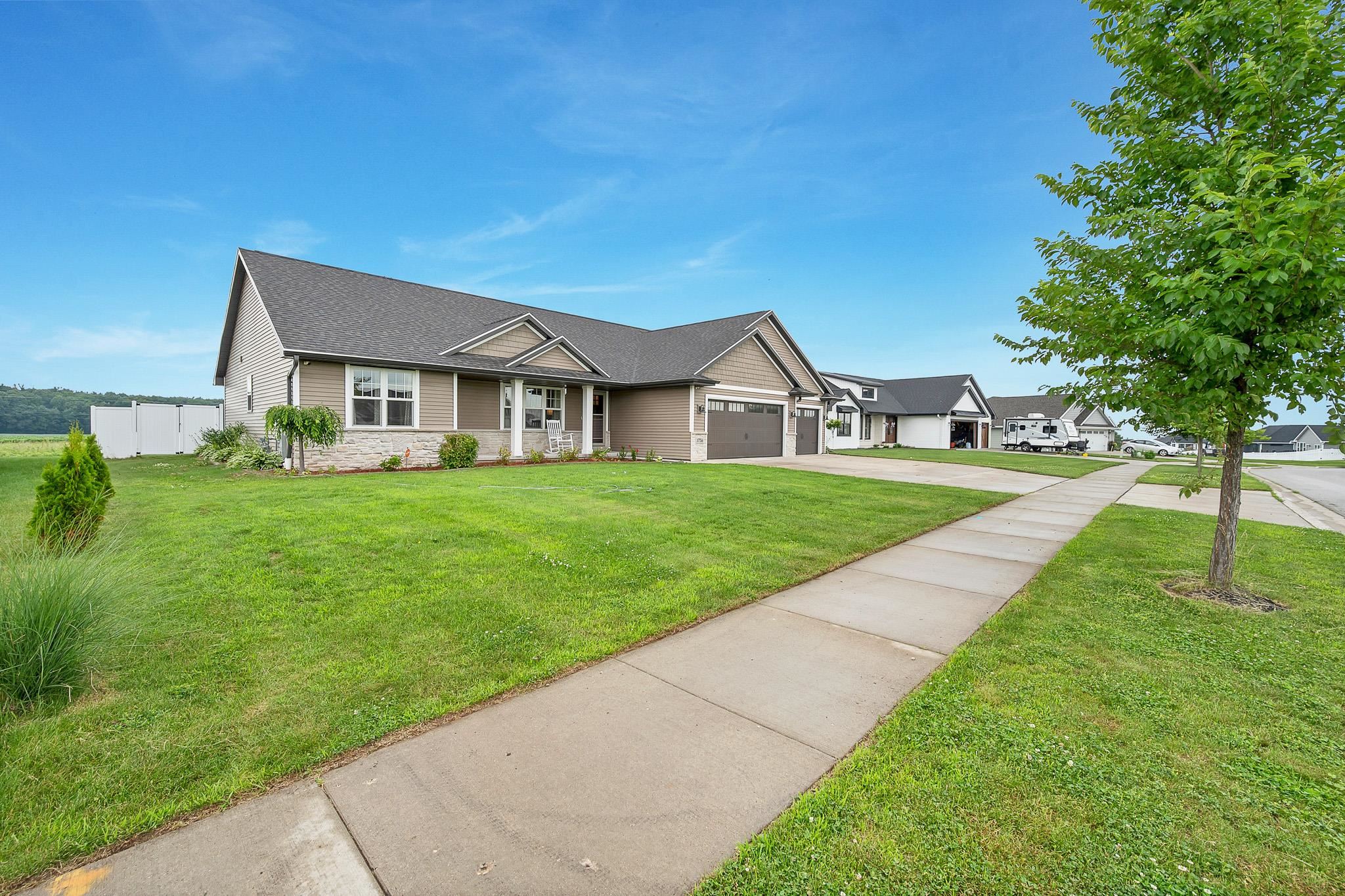 1756 Red Oak Street Green Bay, WI 54313 - Photo 46 of 51