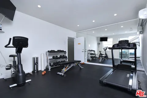 $699,000 | 939 South Broadway, Unit 1006, Los Angeles, CA 90015