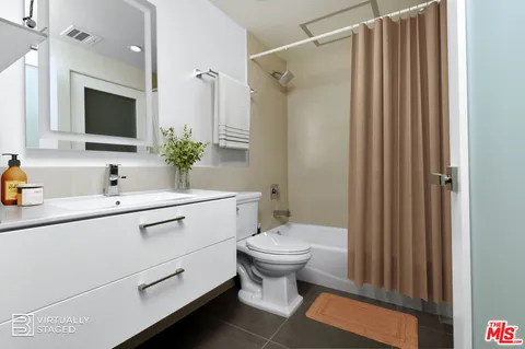 $699,000 | 939 South Broadway, Unit 1006, Los Angeles, CA 90015