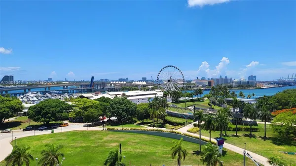 $2,850 | 253 Northeast 2nd Street, Unit 1004, Miami, FL 33132