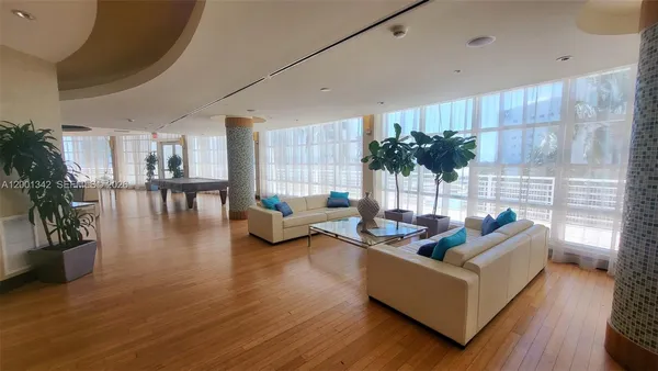 $2,850 | 253 Northeast 2nd Street, Unit 1004, Miami, FL 33132