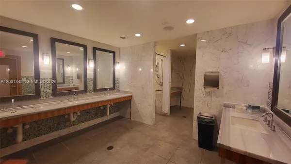 $2,850 | 253 Northeast 2nd Street, Unit 1004, Miami, FL 33132