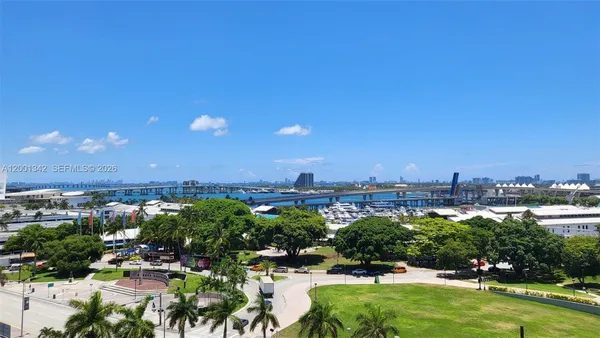 $2,850 | 253 Northeast 2nd Street, Unit 1004, Miami, FL 33132