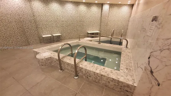 $2,850 | 253 Northeast 2nd Street, Unit 1004, Miami, FL 33132